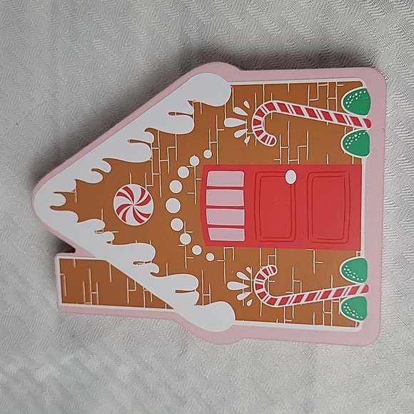 Christmas Wooden Block Village with Snowflake 4pc set - Picture 6 of 9